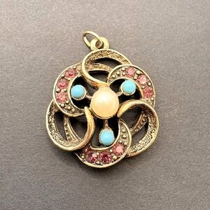 Vintage Emmons Ornate Swirl Faux Turquoise & Pearl Rhinestone Gold Tone‎ Pendant